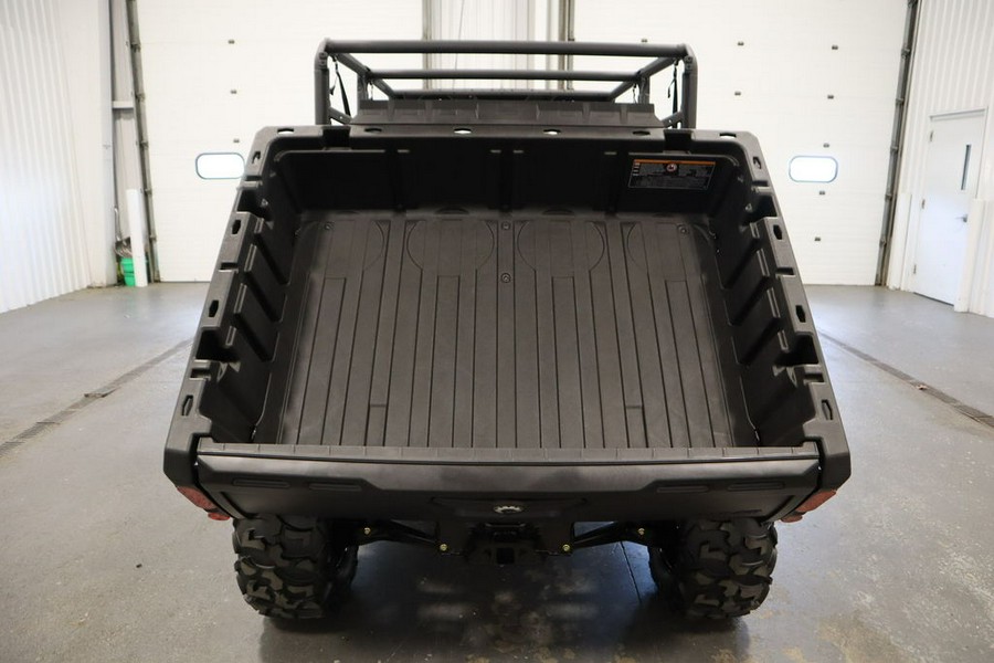 2025 Can-Am® Defender MAX HD7