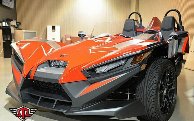 2025 Polaris Slingshot SLINGSHOT S Autodrive Slingshot Red