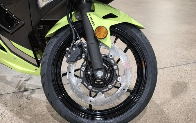 2026 Kawasaki Ninja® 500 ABS