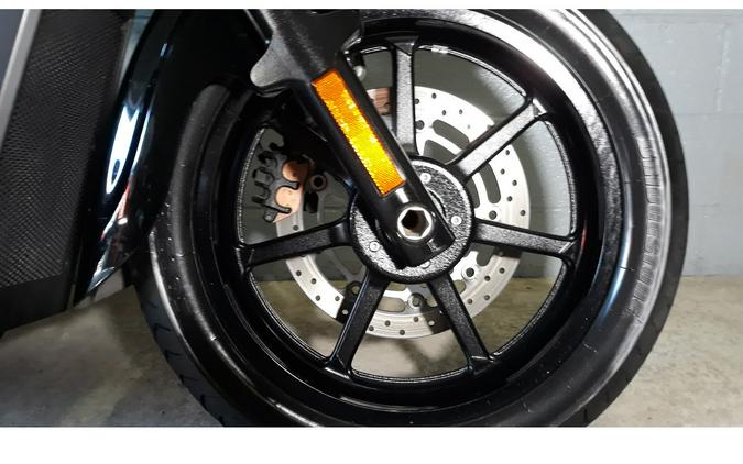 2014 BOULEVARD C90 B.O.S.S - Suzuki