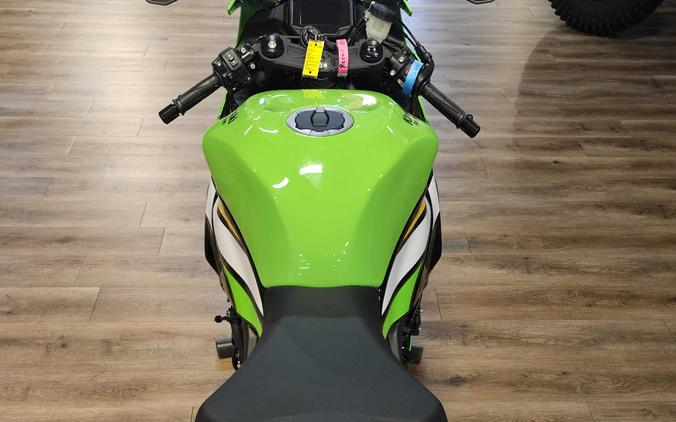 2025 Kawasaki NINJA ZX-6R KRT Edition Lime Green/Ebony/Pearl Blizzard White - 107617