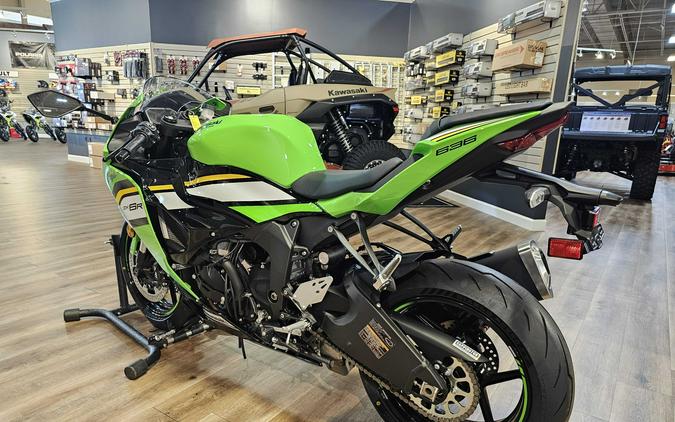 2025 Kawasaki NINJA ZX-6R KRT Edition Lime Green/Ebony/Pearl Blizzard White - 107617