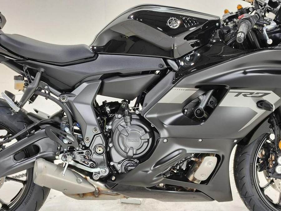 2025 Yamaha YZF-R7