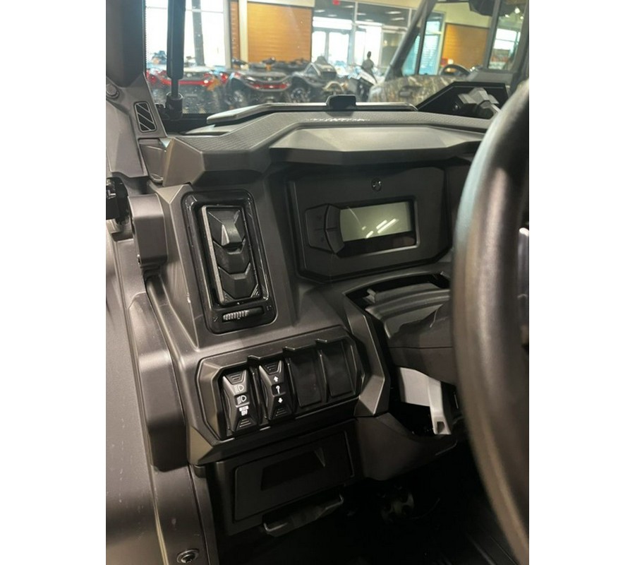 2026 Can-Am Defender MAX Lone Star Cab HD11