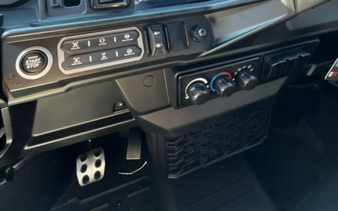 2026 Can-Am Defender MAX Lone Star Cab HD11