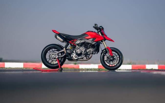 2026 Ducati Hypermotard V2