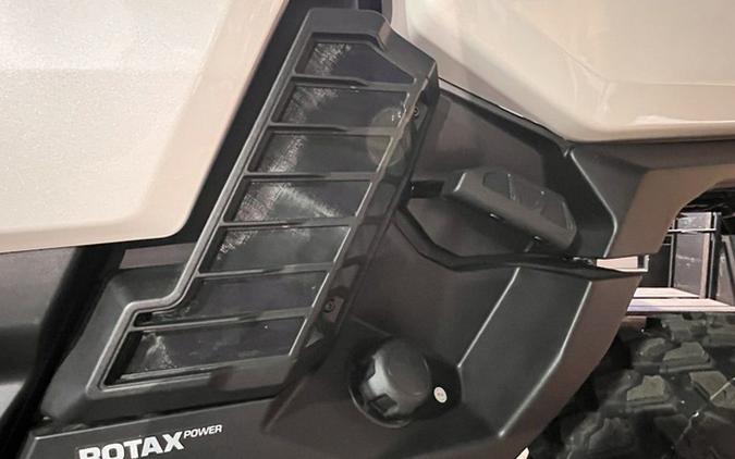 2026 Can-Am Defender Limited HD11