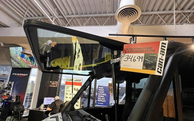 2026 Can-Am Defender Limited HD11