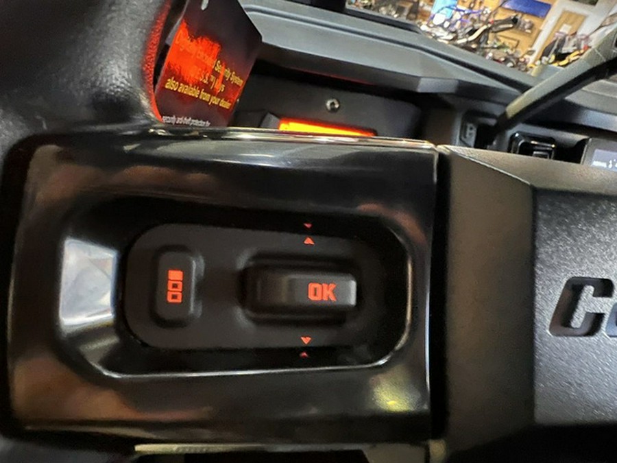 2026 Can-Am Defender Limited HD11