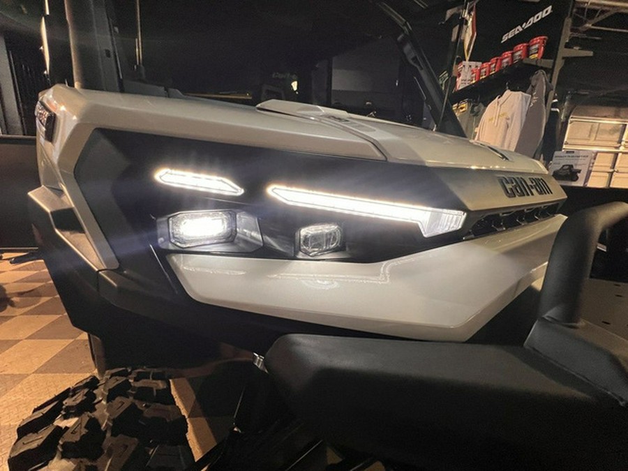 2026 Can-Am Defender Limited HD11