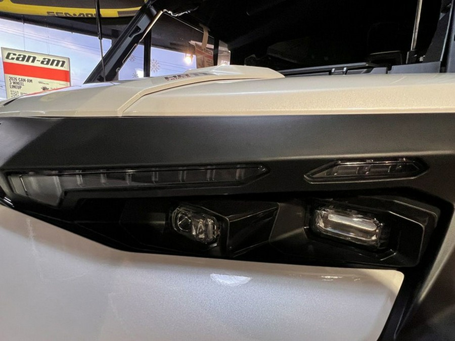 2026 Can-Am Defender Limited HD11