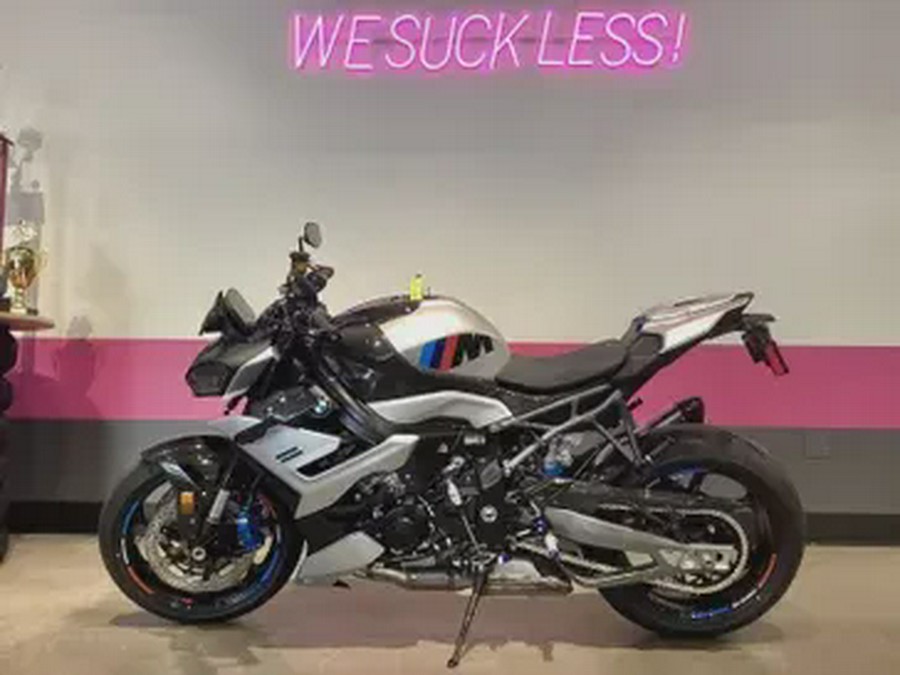2026 BMW M 1000 R