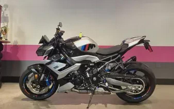 2026 BMW M 1000 R