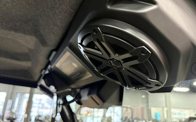 2026 Can-Am® Defender MAX Limited HD11 Desert Tan & Carbon Black