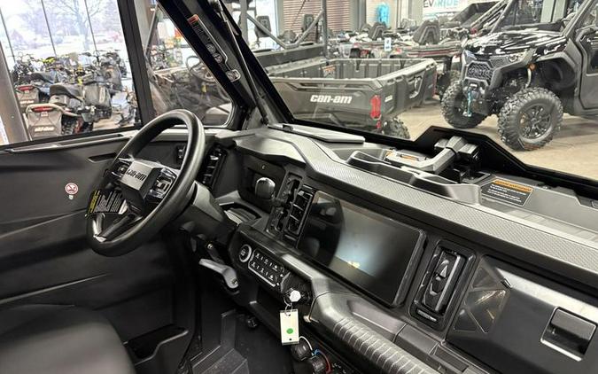 2026 Can-Am® Defender MAX Limited HD11 Desert Tan & Carbon Black