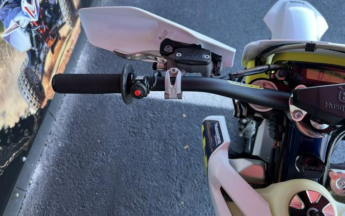 2023 Husqvarna® TE 300