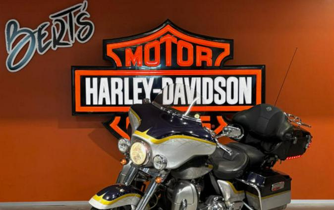 2012 Harley-Davidson® FLHTCUSE7 - CVO™ Ultra Classic® Electra Glide®
