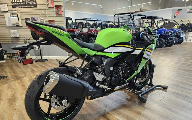 2025 Kawasaki NINJA ZX-6R KRT Edition Lime Green/Ebony/Pearl Blizzard White - 107616