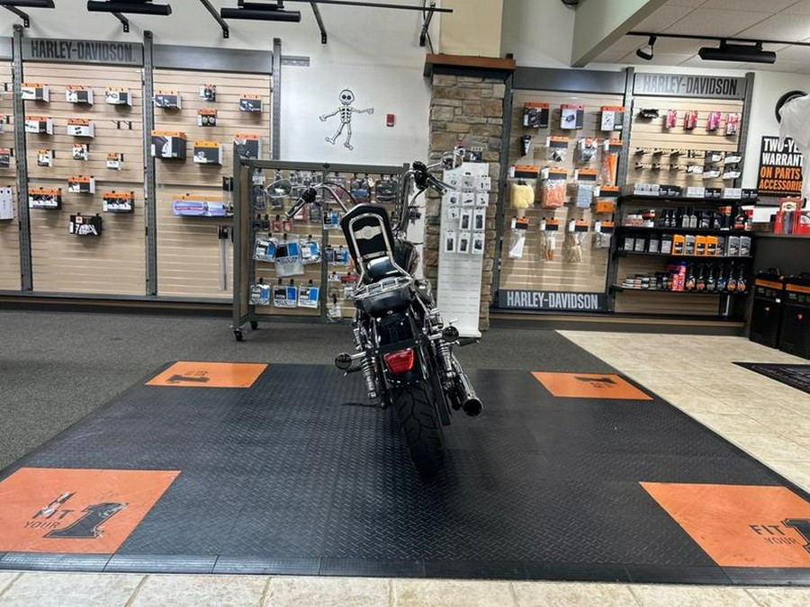 2013 Harley-Davidson® XL1200C - Sportster® 1200 Custom