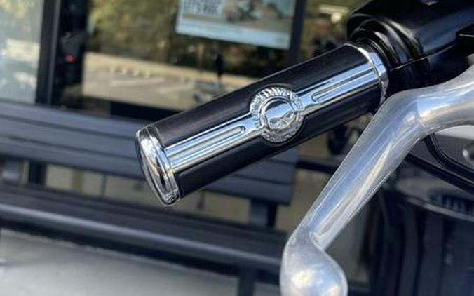 2013 Harley-Davidson® XL1200C - Sportster® 1200 Custom