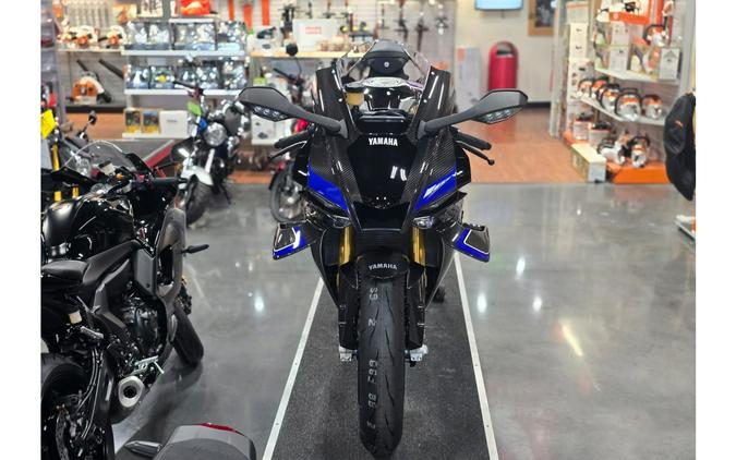 2025 Yamaha YZF R1M