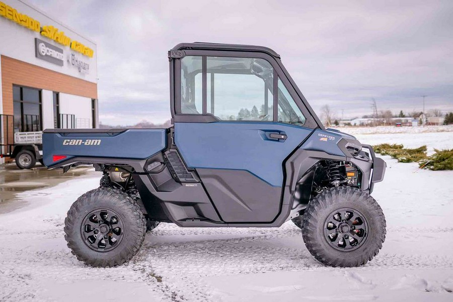 2026 Can-Am® Defender XT CAB HD11