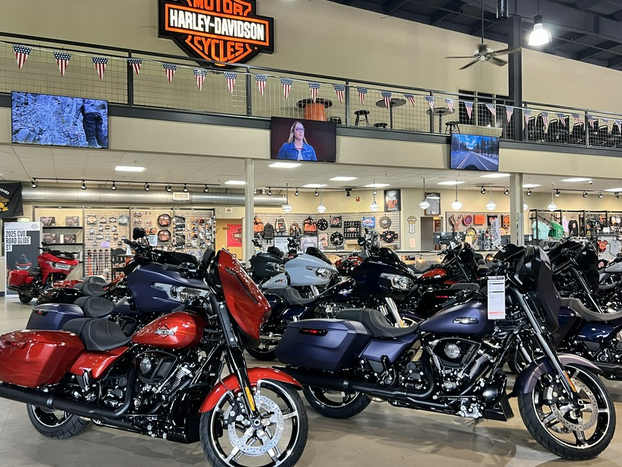 FLHTCUTG 2023 Tri Glide Ultra