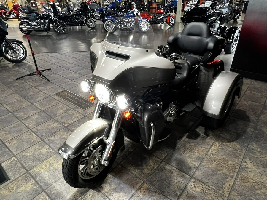 FLHTCUTG 2023 Tri Glide Ultra