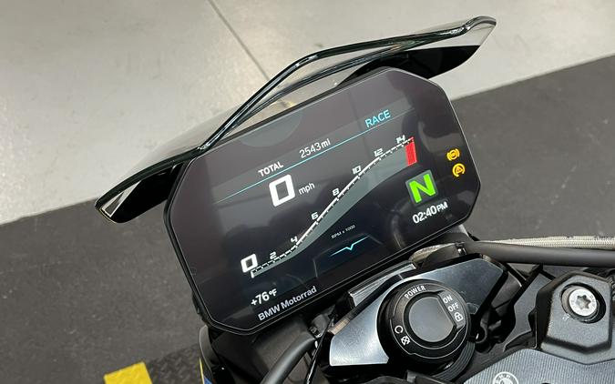 2023 BMW M 1000 R