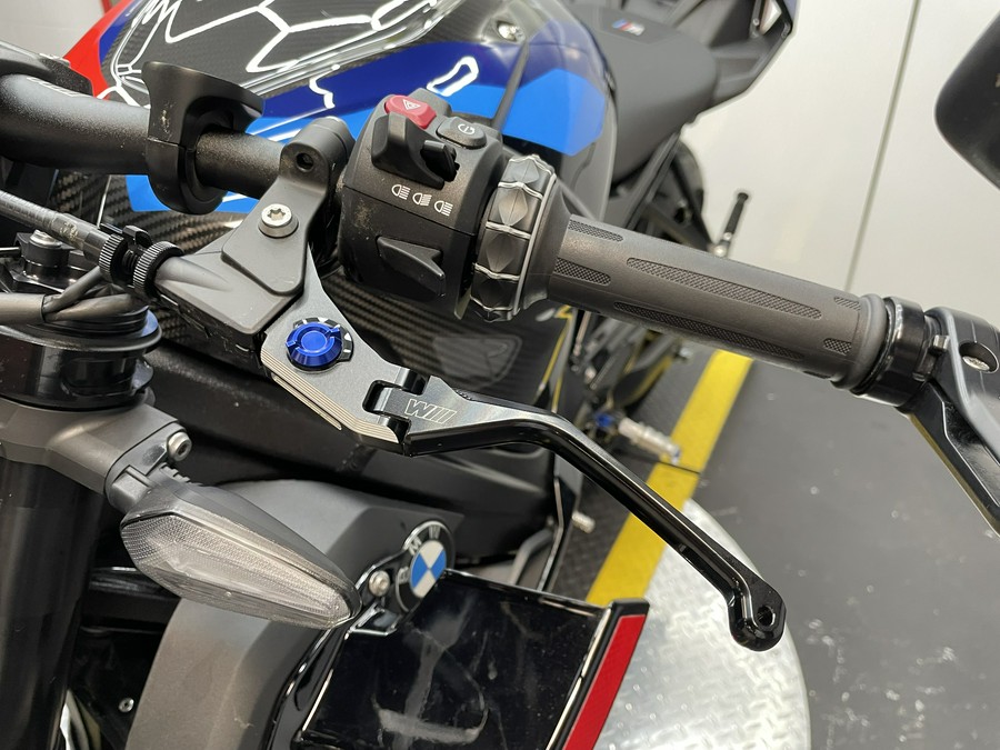 2023 BMW M 1000 R