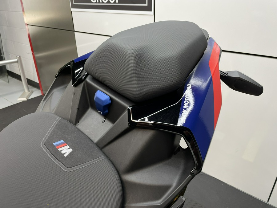 2023 BMW M 1000 R