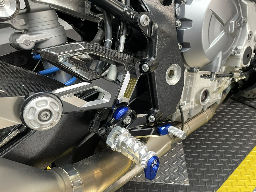 2023 BMW M 1000 R