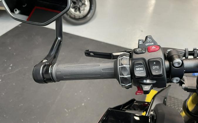 2023 BMW M 1000 R