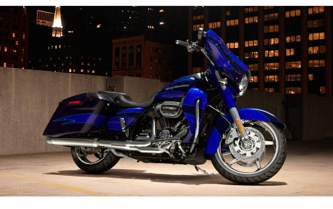 2017 Harley-Davidson® Street Glide CVO™ Street Glide®