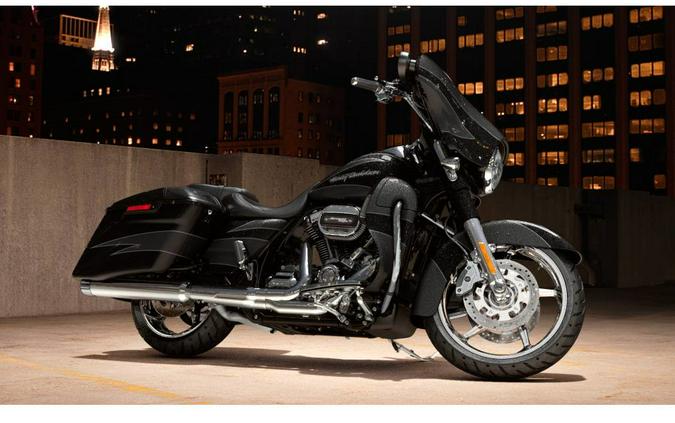 2017 Harley-Davidson® Street Glide CVO™ Street Glide®