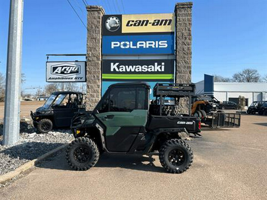 2024 Can-Am Defender DPS CAB