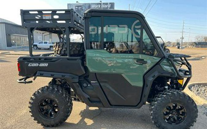 2024 Can-Am Defender DPS CAB