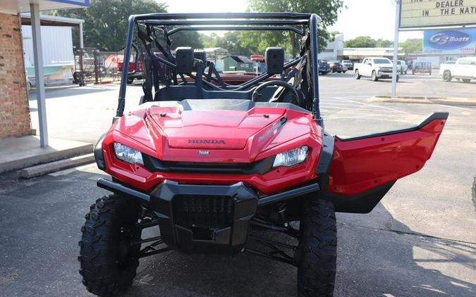 2024 Honda® Pioneer 1000-6 Deluxe Crew