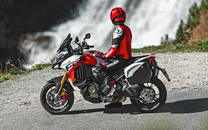 2025 Ducati Multistrada V4 RS