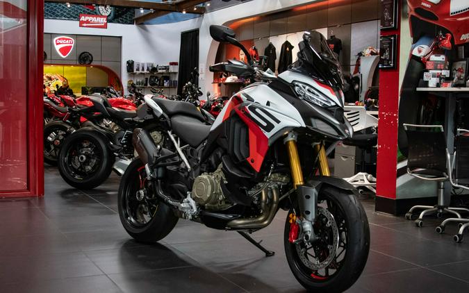 2025 Ducati Multistrada V4 RS