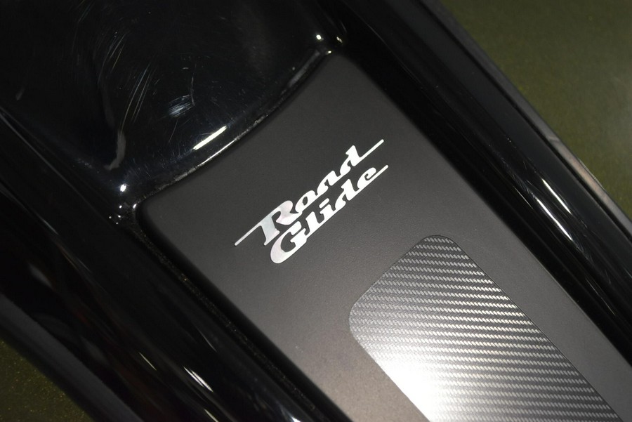 2026 Harley-Davidson Road Glide Olive Steel Metallic / Vivid Black Black Trim