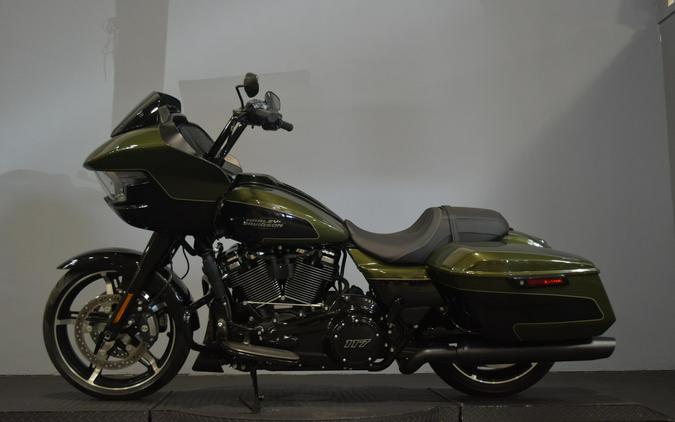 2026 Harley-Davidson Road Glide Olive Steel Metallic / Vivid Black Black Trim