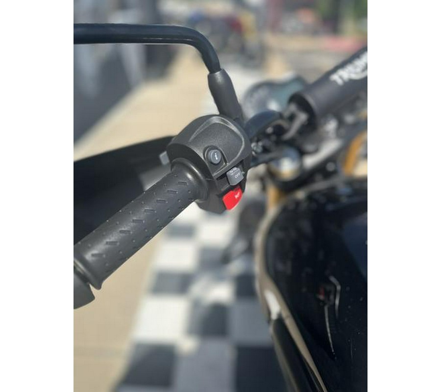 2025 Triumph Scrambler 400 X Phantom Black / Silver Ice