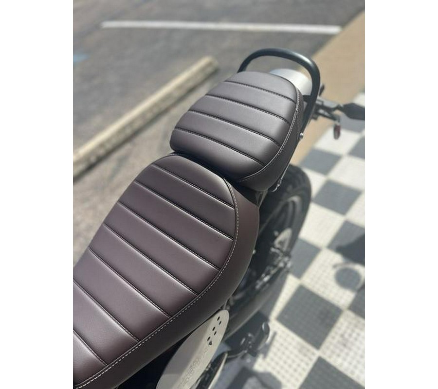 2025 Triumph Scrambler 400 X Phantom Black / Silver Ice