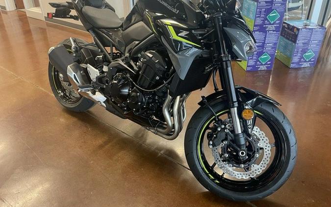 2024 Kawasaki Z900 ABS Metallic Spark Black/Metallic Matte Dark