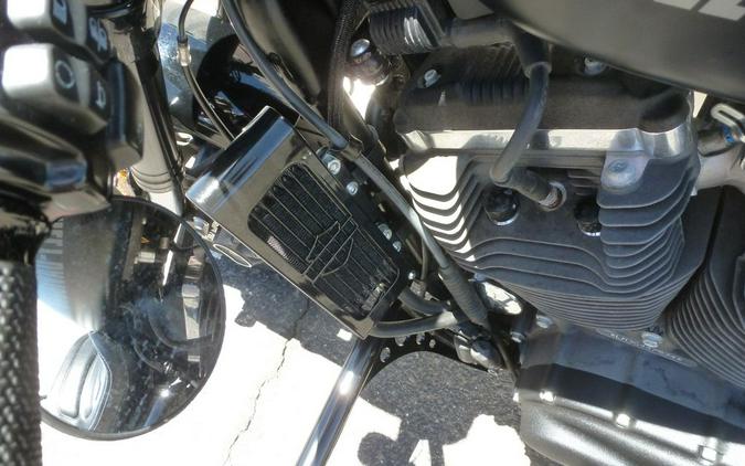 2016 Harley-Davidson® XL1200CX - Roadster™