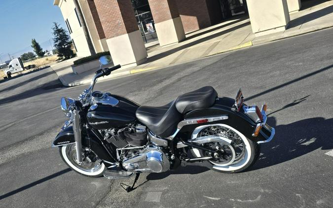 2019 Harley-Davidson® Deluxe Vivid Black