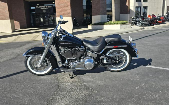 2019 Harley-Davidson® Deluxe Vivid Black