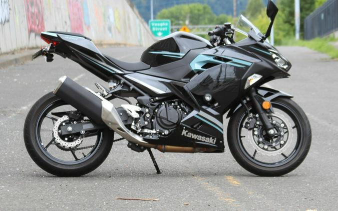 2020 Kawasaki Ninja® 400 Base