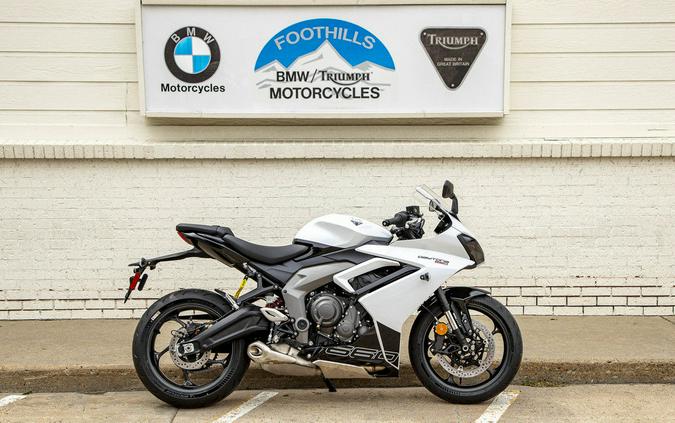 2025 Triumph Daytona 660 Snowdonia White/Sapphire Black